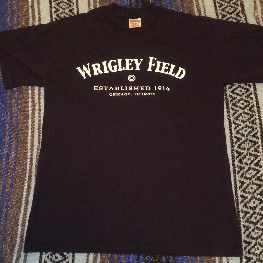 Vintage Y2K Chicago Cubs Wrigley Field Tee Shirt